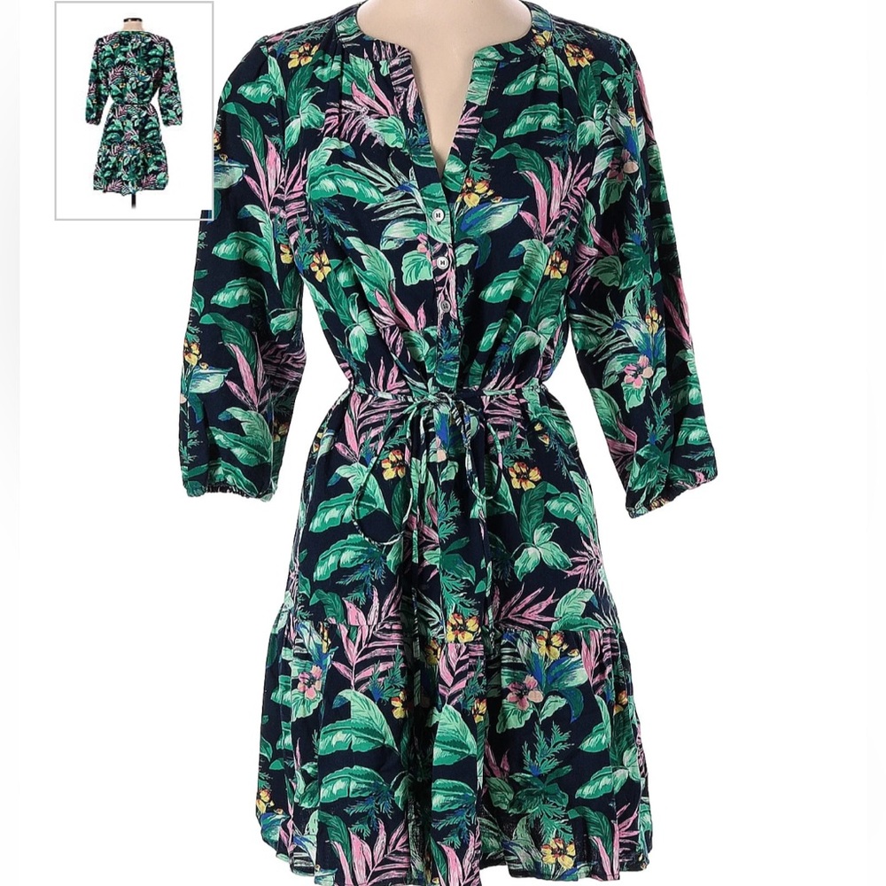 LOFT PALMS HENLEY SHIRT DRESS. TROPICAL PRINT. BELTED WAIST, FLOUNCY HEM. XSP